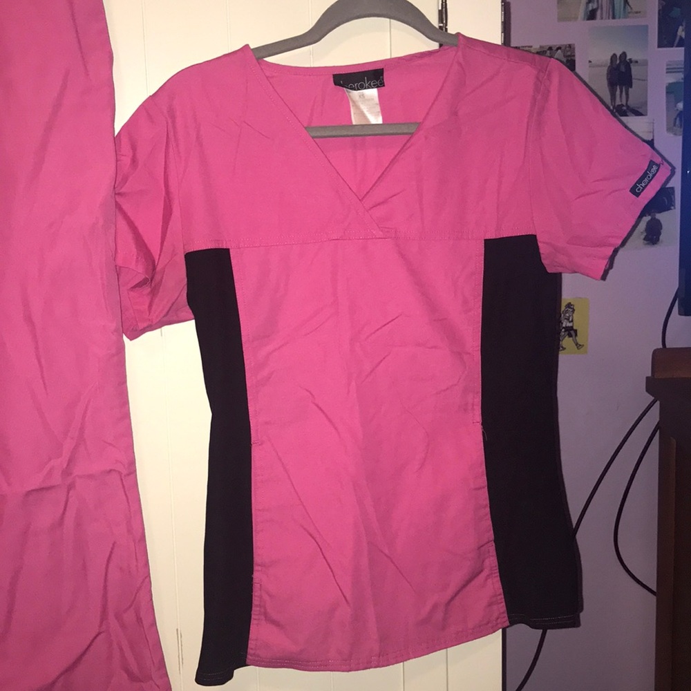 Scrub set